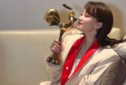 娱乐圈吃瓜张小斐,娱乐圈吃瓜达人，揭秘明星幕后故事